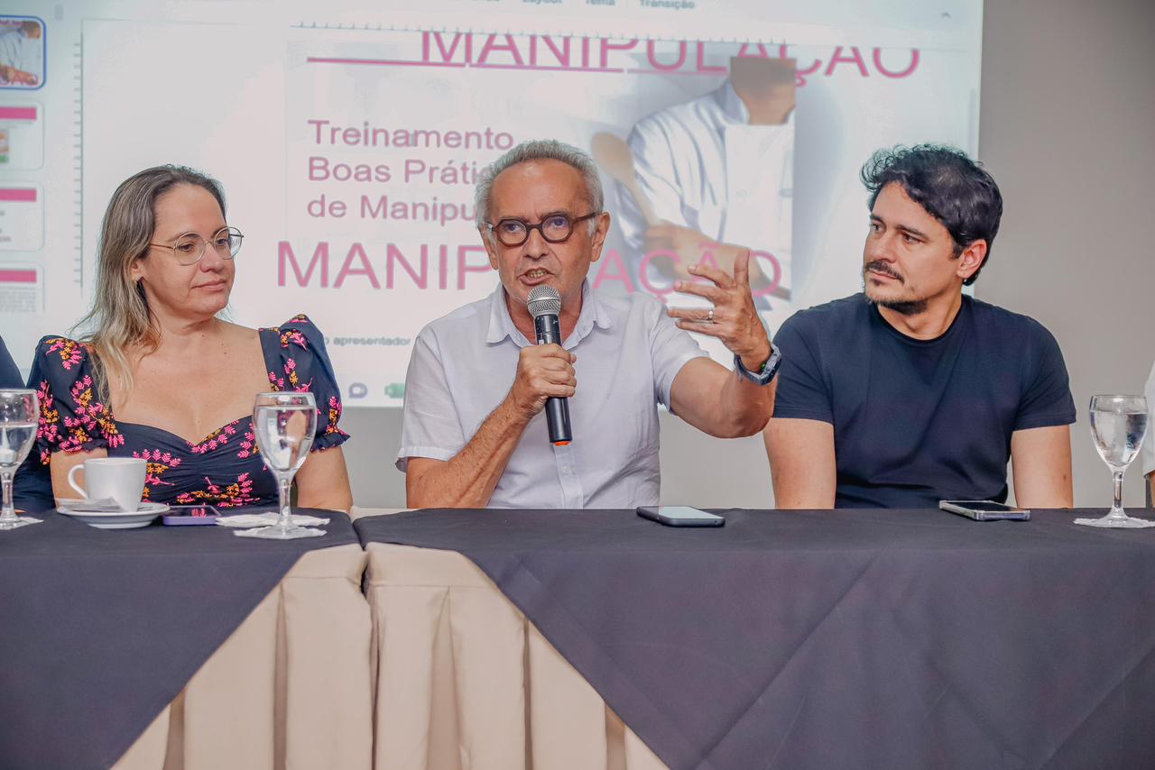 Prefeito abre curso de manipulação de alimentos e projeta oportunidades de trabalho no setor de turismo e serviços