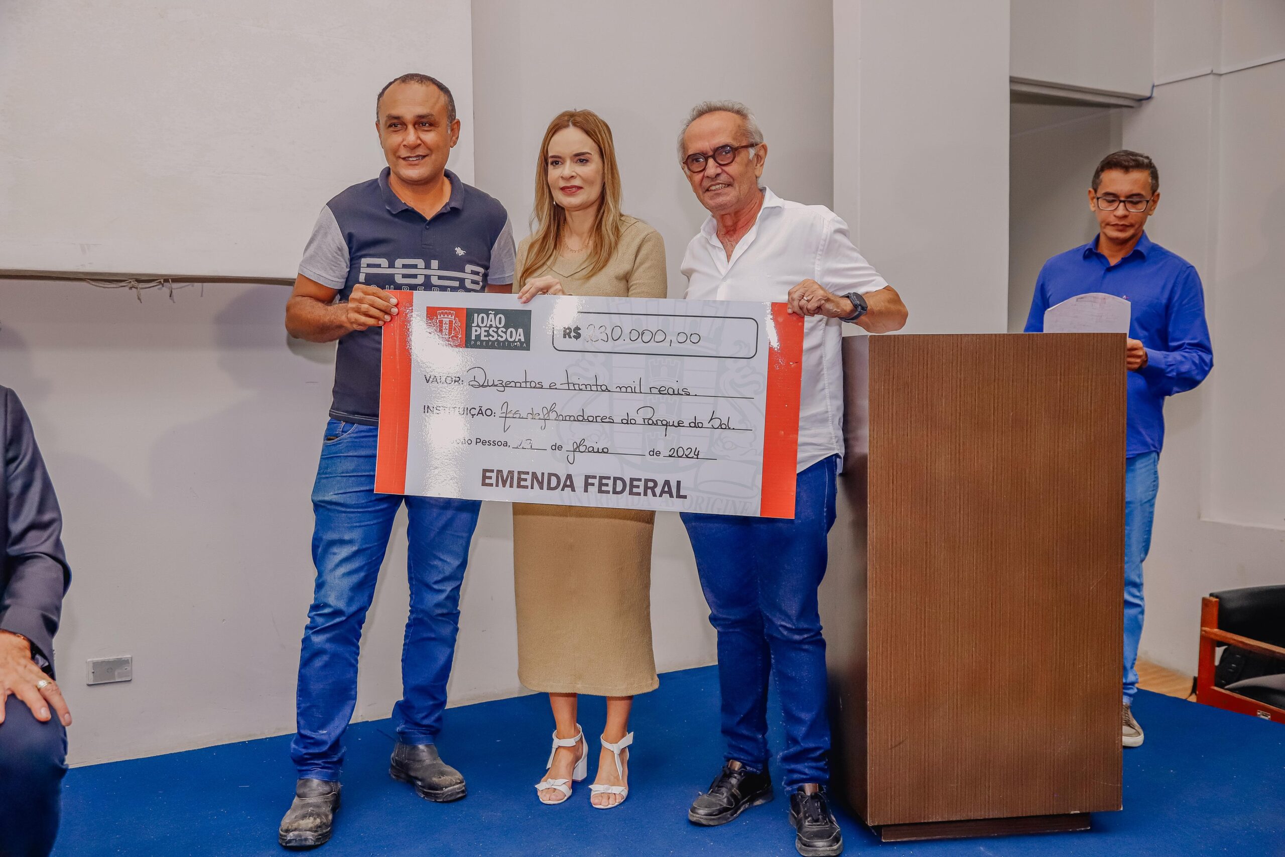 O prefeito Cícero Lucena e a senadora Daniella Ribeiro liberaram, na tarde desta segunda-feira (29), o valor de R$ 2,7 milhões para 16 entidades que atuam na assistência social e no cuidado com a população de João Pessoa em diversas áreas.