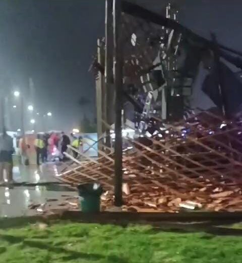 Parte da estrutura da casa de shows Up Garden, localizada no bairro Altiplano Cabo Branco, em João Pessoa, desabou no fim da noite deste domingo (28).