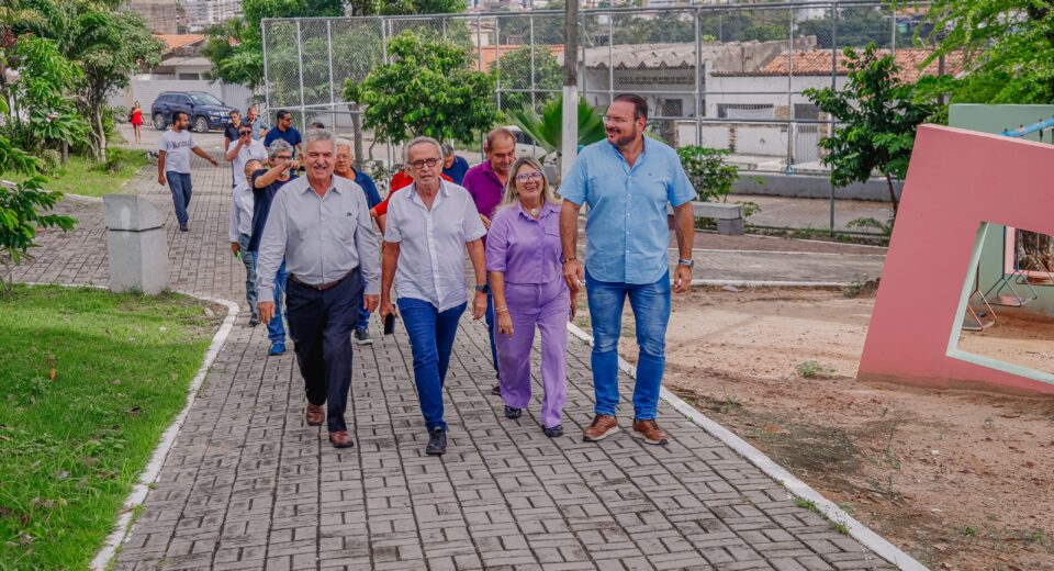 Programa de praças – A Prefeitura de João Pessoa já entregou, desde o início da atual gestão, 16 praças – sendo quatro construídas do zero e 12 reconstruídas. De acordo com o secretário de Infraestrutura (Seinfra), Rubens Falcão, o programa vai seguir avançando por toda a cidade. Outras 12 estão em processo de licitação e, muito em breve, também estarão tendo obras iniciadas.