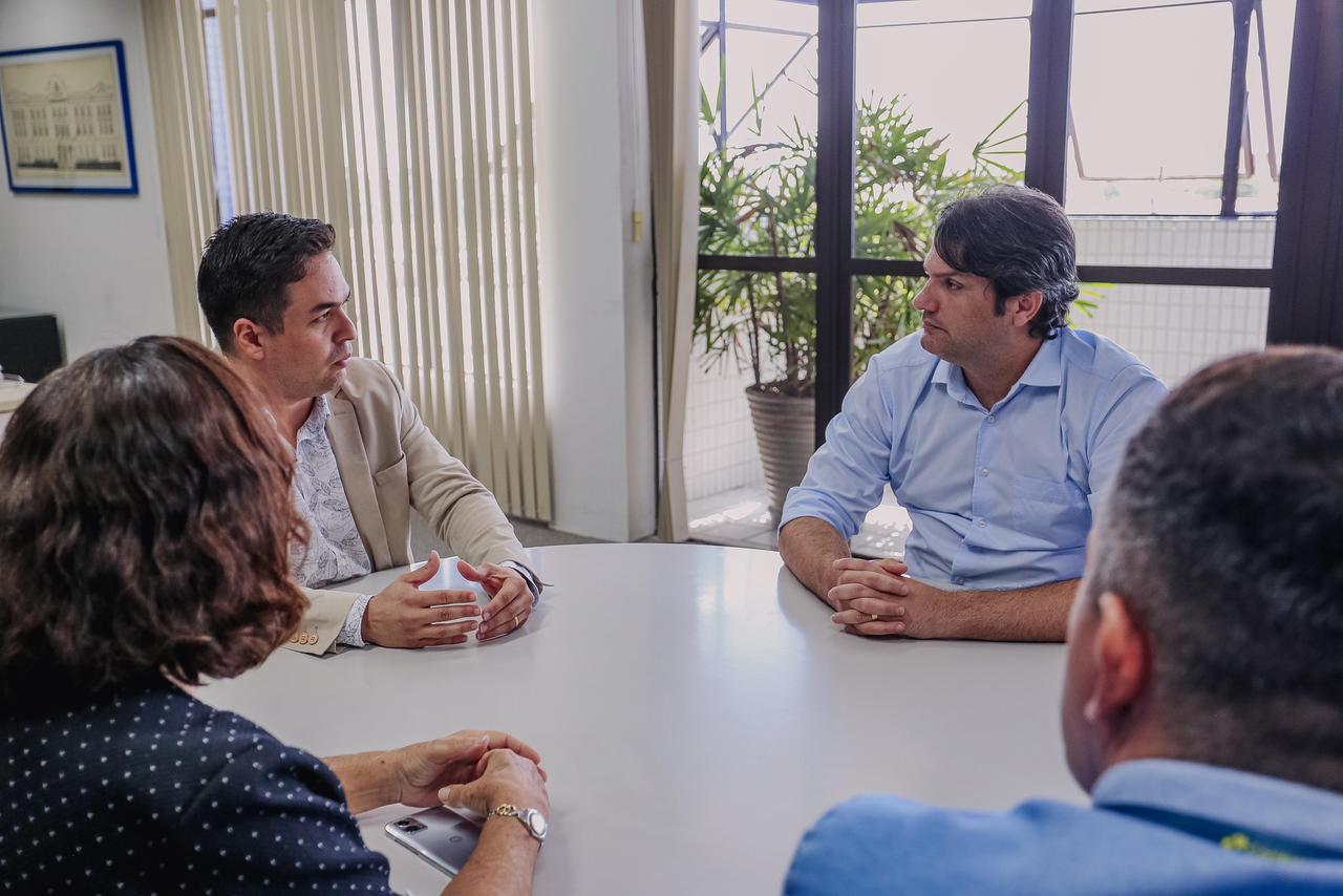 A Prefeitura de João Pessoa concluiu, nesta terça-feira (21), a primeira fase da campanha SOS Rio Grande do Sul, iniciada no começo do mês em anúncio feito pelo vice-prefeito Leo Bezerra, com o objetivo de ajudar a amenizar as consequências das chuvas sobre os desabrigados e vítimas das enchentes no estado gaúcho.