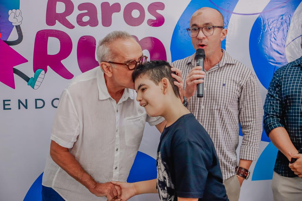 O evento, de acordo com o prefeito, consolida João Pessoa ainda mais no cuidado com pessoas raras, despertando na sociedade um olhar para a causa, que a gestão municipal abraçou e enfrenta com uma assistência especializada. João Pessoa é a primeira capital do Nordeste a contar com um Centro Especializado e avança com a construção de um Centro em Reabilitação, que também vai acolher esse público, formando uma rede de proteção.