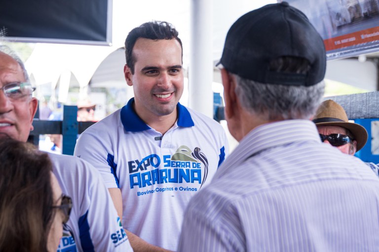 Lucas Ribeiro prestigiou nesta sexta-feira (31) a abertura da 1ª Expo Serra de Araruna, realizada no Centro de Comercialização da Agricultura Familiar e Curral do Gado, na cidade de Araruna, Brejo paraibano.
