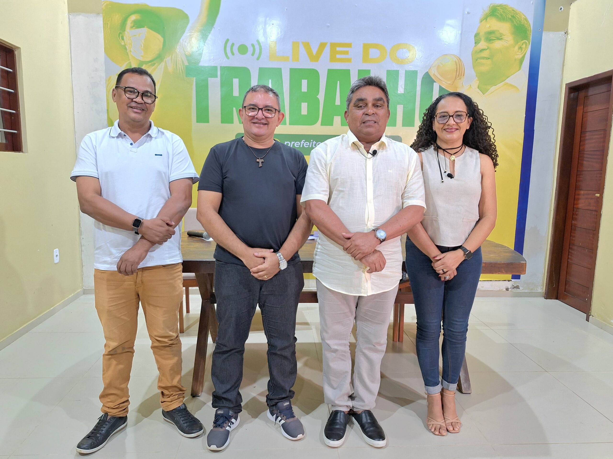 Com o tema da Educação no múnicio, a live superou todas as expectativas e redordes de audiência, uma verdadeira prestação de contas foi feita a população, e com dados e números surpreendeu a todos que assistiram e poderão ter acesso as informações.