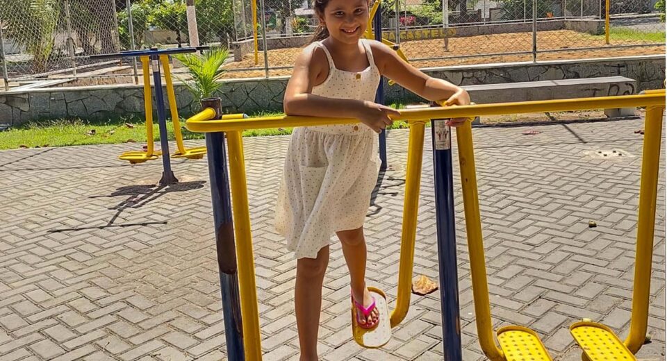 A capital paraibana conta com aproximadamente 200 praças espalhadas por toda a cidade, nas quais crianças e jovens de todas as idades podem se divertir praticando skate, corrida, bike ou simplesmente fazendo novos amigos. Tudo para aproveitar o recesso escolar e deixar as ‘telas’ de lado por algumas horas.