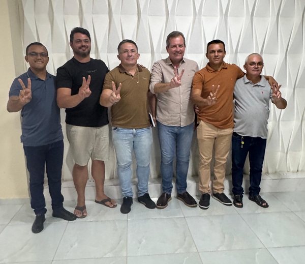 O pré-candidato a deputado federal pelo PSB, Fábio Tyrone, segue ampliando sua base política no Sertão paraibano. Desta vez, recebeu o apoio de importantes lideranças do município de Santa Helena, fortalecendo ainda mais sua pré-candidatura e consolidando alianças estratégicas na região.